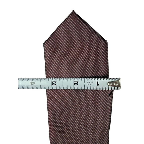 Bloomingdale's Men's Store Silk Tie. A classic in a Gentleman's Tie. $14 - Picture 4 of 6